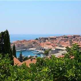 2-Bedroom Sea view Apartment with jacuzzi and Dubrovnik old town views, Sleeps 4